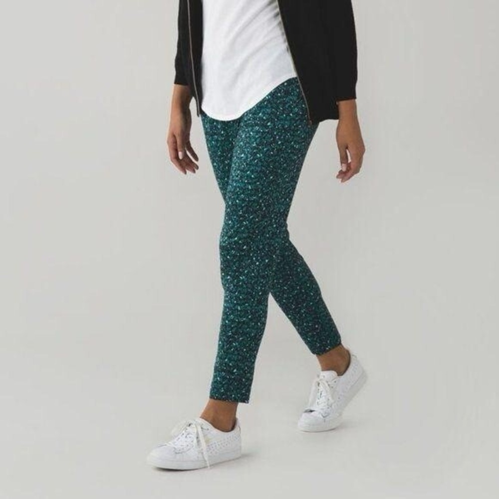 Lululemon Athletica Green speckled Patterned jet crop slim Pants - Picture 2 of 6